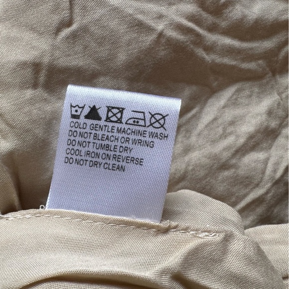 Princess Polly Quinette Strapless Bubble Dress Sz 2 or 34 EU - Picture 8 of 9